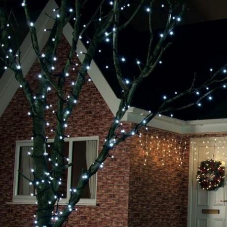 Εξωτερικά φώτα χριστουγεννιάτικων δέντρων