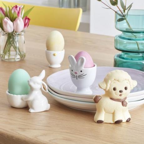 Porcelain Bunny αυγό κύπελλο και ροζ τουλίπες σε γυάλινο βάζο, John Lewis - Πάσχα ιδέες πίνακα