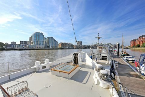 Houseboat προς πώληση στο Imperial Wharf