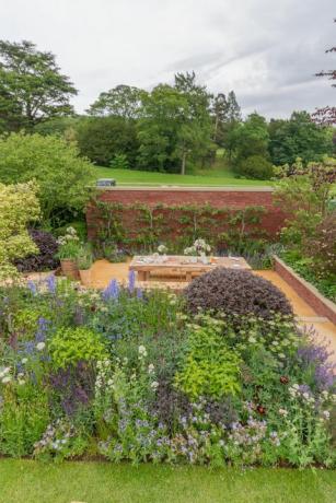 RHS Show Flower Chatsworth - Wedgwood Κήπος σχεδίασε ο Jamie Butterworth