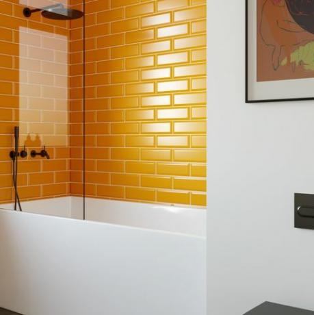 οικονομικές ιδέες για μικρό μπάνιο, πλακάκια βουνού μετρό πορτοκαλί τοίχου