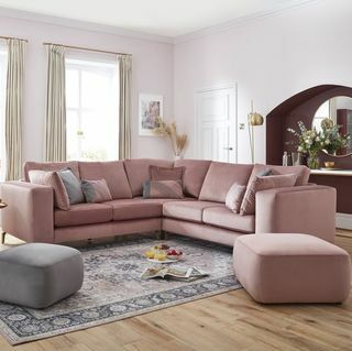 House Beautiful Pink Velvet Καναπές Darcy DFS