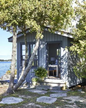 Σάρα Ρίτσαρντσον, όμορφο σπίτι στη λίμνη