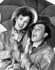 Μέσα στο Gene Kelly και την αντιπαλότητα του Debbie Reynolds