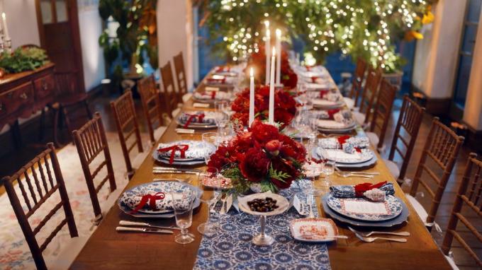 εορταστικό τραπέζι με τον Μάρλο Τόμας