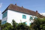 Το όμορφο μπλε σπίτι του Claude Monet στη Γαλλία αναγράφεται στην Airbnb