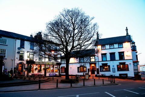 Οι παμπ The Orange Tree & Market Tavern στο Altrincham