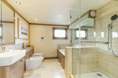 Οικογενειακό μπάνιο - houseboat προς πώληση στο Wandsworth