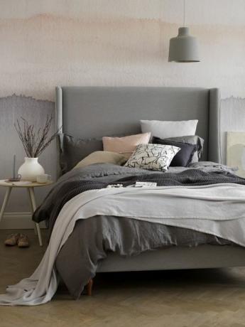 Holly διπλό κρεβάτι πλαίσιο σε ελαφριά υφή ελαφρόπετρας, £ 975, Button & Sprung