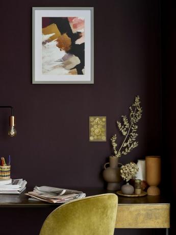 decadent damson, dulux απλά ανανεώνει το χαρακτηριστικό τοίχο