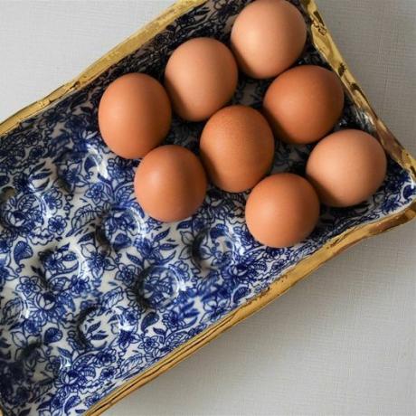 Μπλε και χρυσός κεραμικός δίσκος αυγών