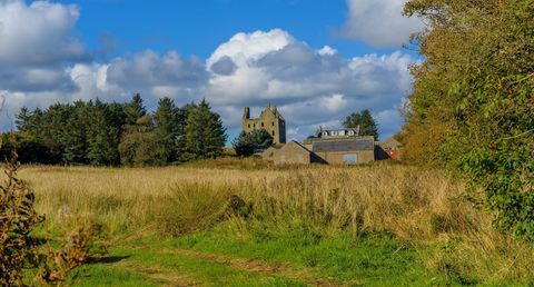 Κάστρο Knockhall - Aberdeenshire - Σκωτία - από απόσταση