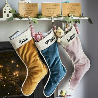 Προσωποποιημένη βελούδινη χριστουγεννιάτικη κάλτσα πολυτελείας