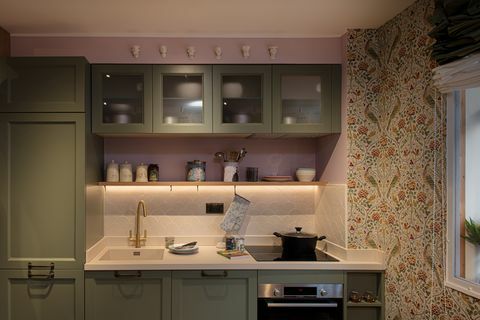 μικροσκοπική κουζίνα μεταμόρφωσης στούντιο του Λονδίνου