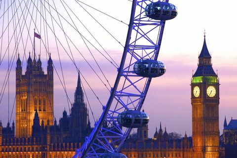 Λονδίνο Μάτι το βράδυ με το Big Ben στο παρασκήνιο