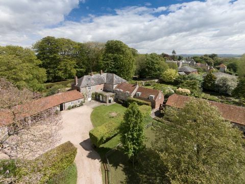 Manor Farm House - Wiltshire - Vivien Leigh - εναέρια - Savills