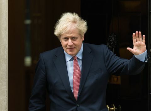 Ο Βρετανός πρωθυπουργός Μπόρις Τζόνσον φεύγει από το 10 downing street για να δώσει την ομιλία των ηγετών του στο a Συντηρητικό συνέδριο για πάρτι, το οποίο πραγματοποιείται στο διαδίκτυο λόγω της πανδημίας του κοροναϊού στις 06 Οκτωβρίου 2020 το Λονδίνο, Αγγλία