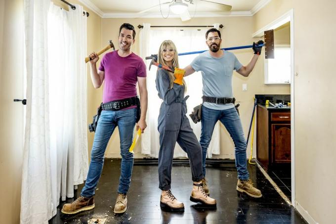 celebrity iou σεζόν 3, los Angeles ep 314 demo day με πορτρέτα της Heidi Klum των Drew Scott, Jonathan Scott και Heidi όπως φαίνεται στην 3η σεζόν των διασημοτήτων