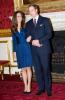 Τώρα μπορείτε να πάρετε μπλε φόρεμα δέσμευσης Kate Middleton για λιγότερο