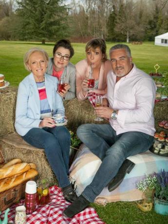 Η Μεγάλη Βρετανική Bake Off (GBBO) σειρά 7 στο BBC One - Mary Berry, Sue Perkins, Μελ Τζίντριουκ, Παύλος Χόλιγουντ