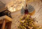 Το ξενοδοχείο EDITION του Λονδίνου παρουσιάζει το μαγευτικό χριστουγεννιάτικο δέντρο