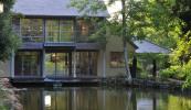 Ιαπωνικά-εμπνευσμένο Haddon Lake House προς πώληση στο Isle of Wight