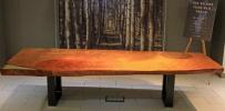 Αυτό το εκπληκτικό τραπέζι είναι κατασκευασμένο από το παλαιότερο ξύλο του πλανήτη