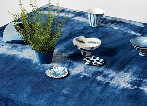 τραπεζομάντιλο shibori indigo, 4350 £, etsy