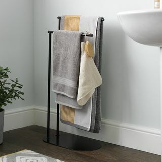Argos Home Freestanding Towel Rail - Μαύρο ματ