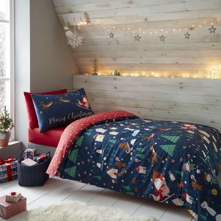 Santas Christmas Wonderland Glow In The Dark Duvet Set